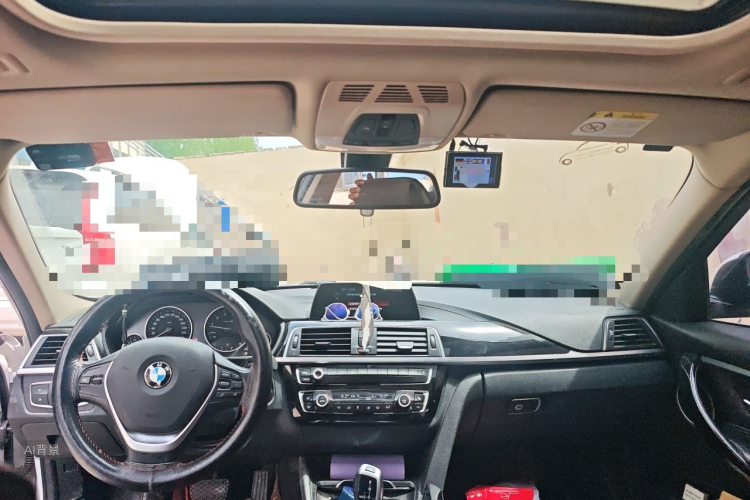 BMW 3 Series 2018 car image #20