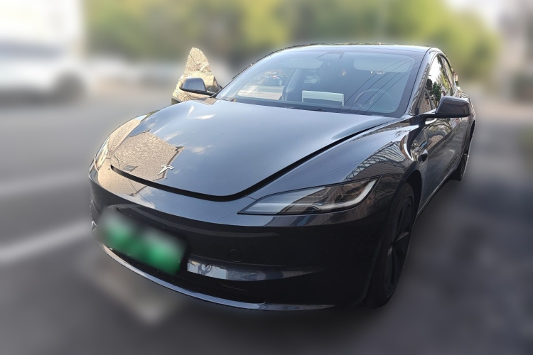 Tesla Model 3 2025 car image #2