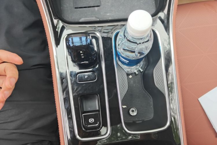 GEELY Emgrand 2025 car image #14