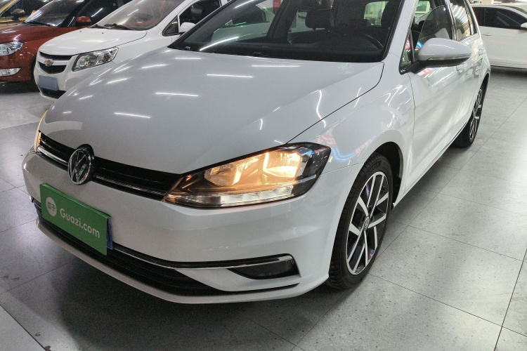 Volkswagen Golf 2020 imagen de coche #2