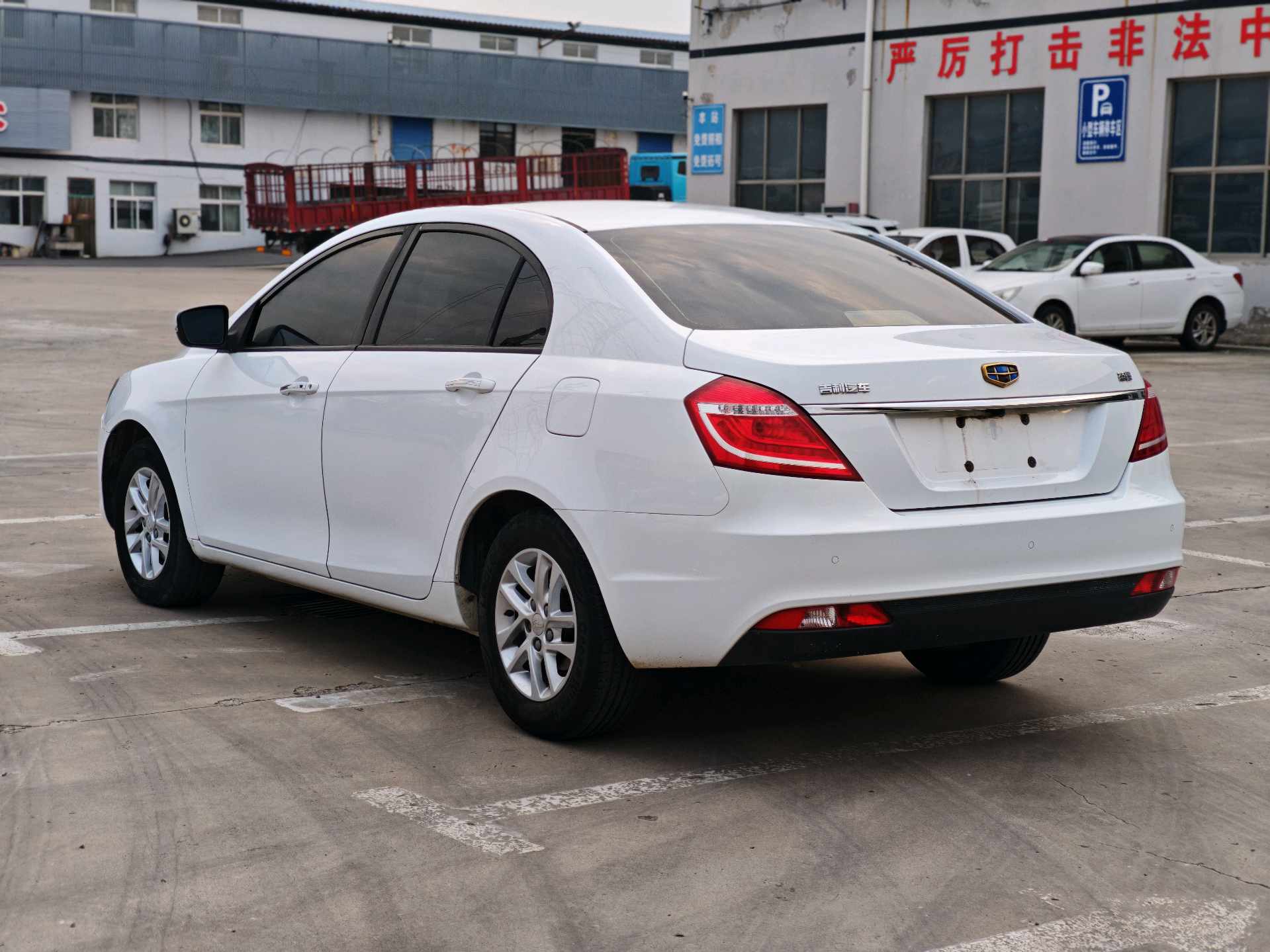 GEELY Emgrand 2016 #4 GEELY Emgrand 2016 car image #4