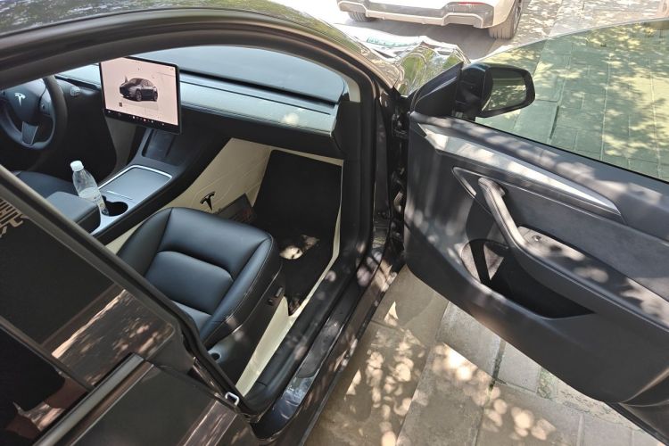 Tesla Model Y 2024 #27 Tesla Model Y 2024 immagine di auto #27