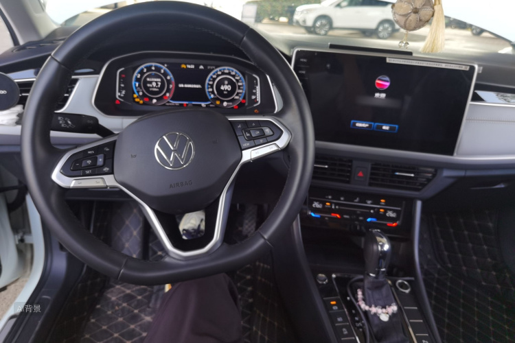 Volkswagen Bora 2023 car image #11