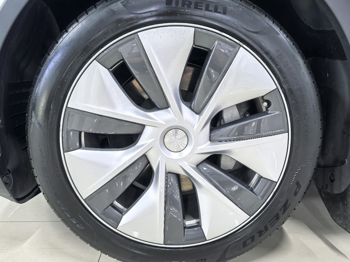 Tesla Model Y 2022 #13 Tesla Model Y 2022 car image #13