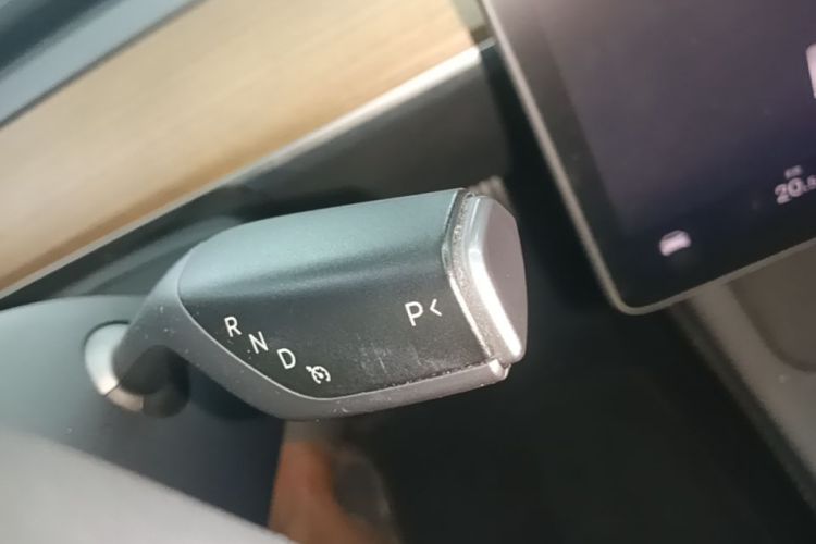Tesla Model 3 2022 immagine di auto #22