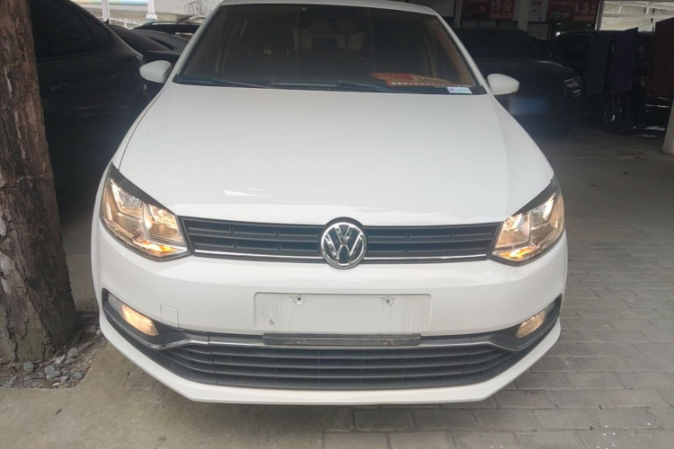 Volkswagen Polo 2016 car image #3