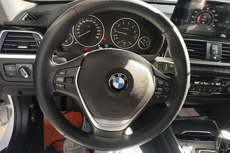BMW 3 Series 2016 car image #15