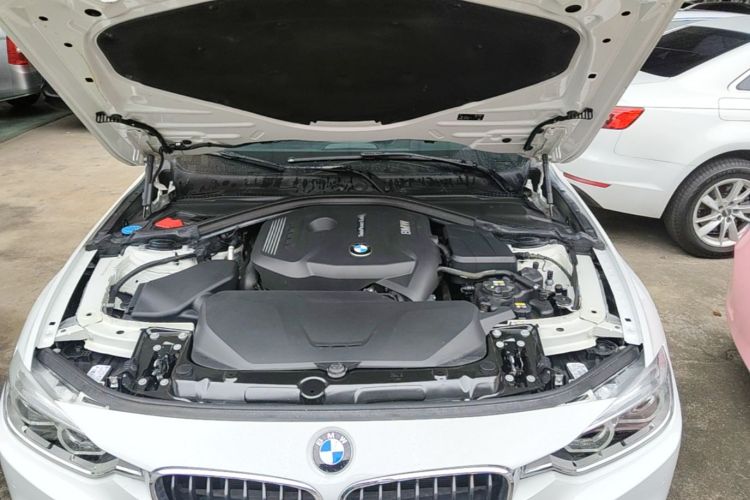 BMW 3 Series 2018 #20 BMW 3 Series 2018 car image #20