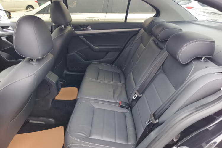 Volkswagen Lavida 2016 car image #17