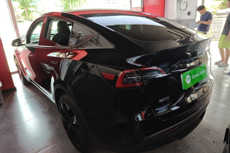 Tesla Model Y 2022 car image #5