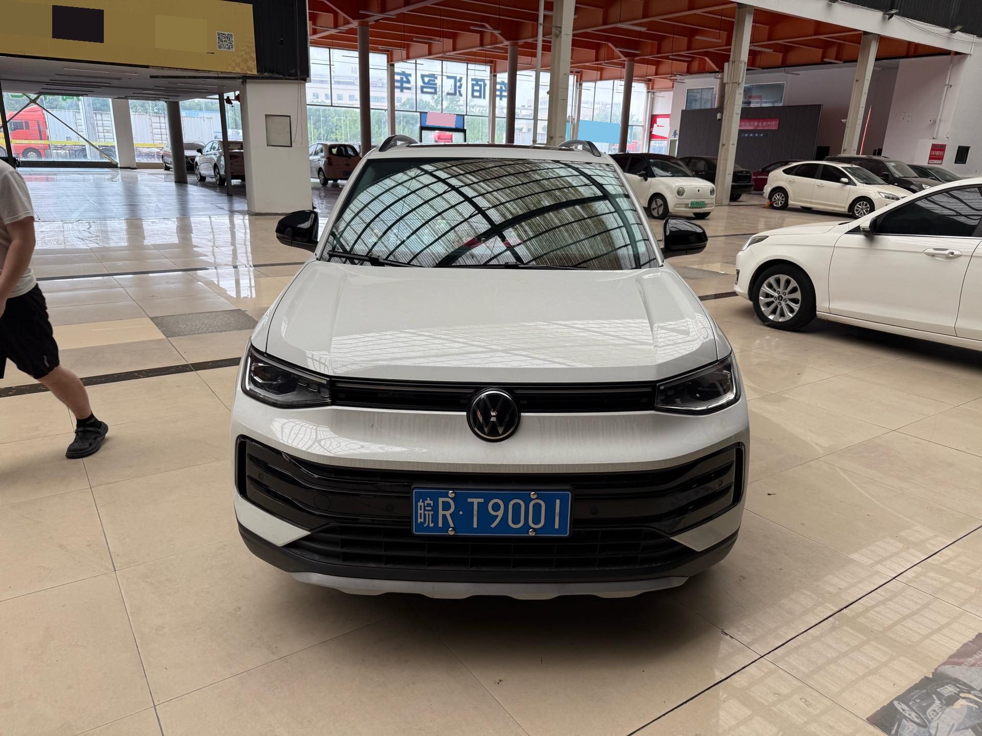 Volkswagen Tharu 2025 car image #2