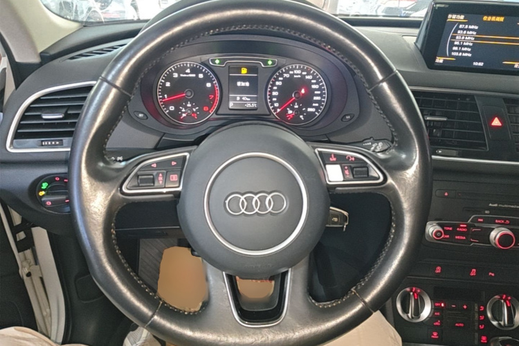 Audi Q3 2016 #15 Audi Q3 2016 car image #15