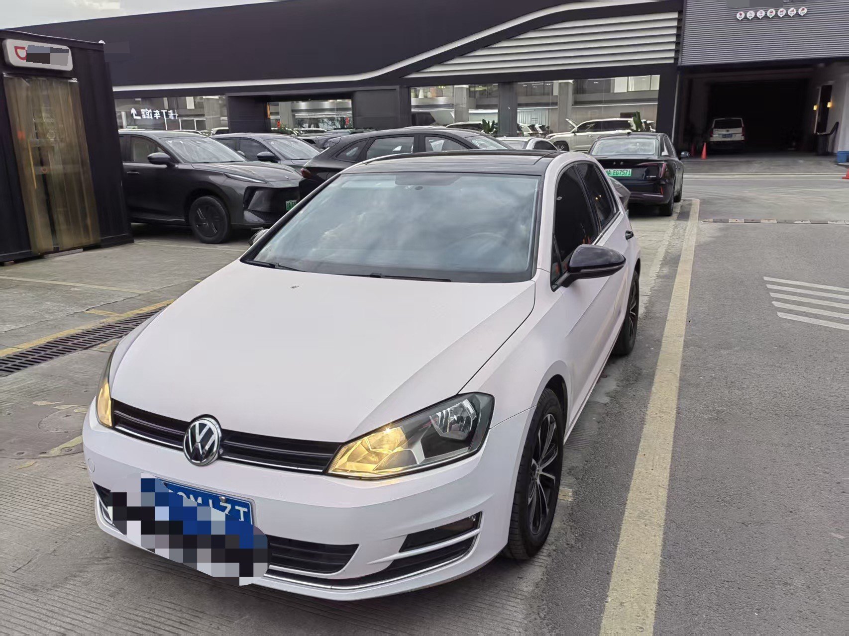 Volkswagen Golf 2014 Volkswagen Golf 2014 car image