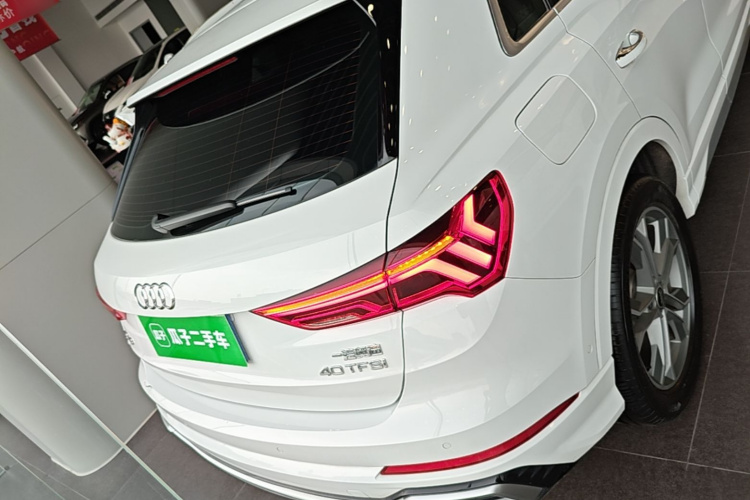 Audi Q3 2025 immagine di auto #6