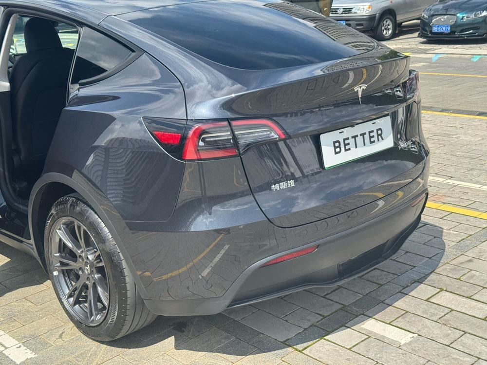 Tesla Model Y 2024 #14 Tesla Model Y 2024 car image #14