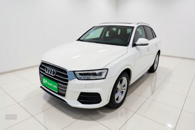 Audi Q3 2018 car image #2