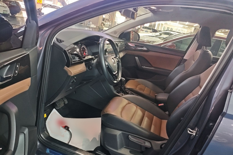 Volkswagen Tharu 2018 immagine di auto #16