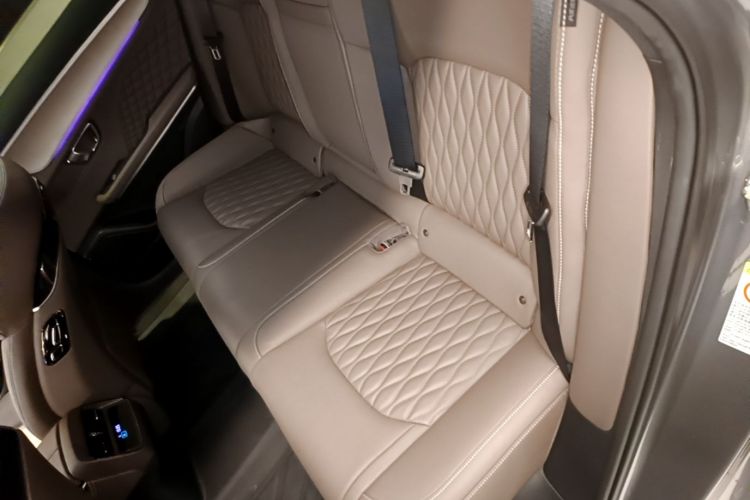 BYD Han 2024 car image #17