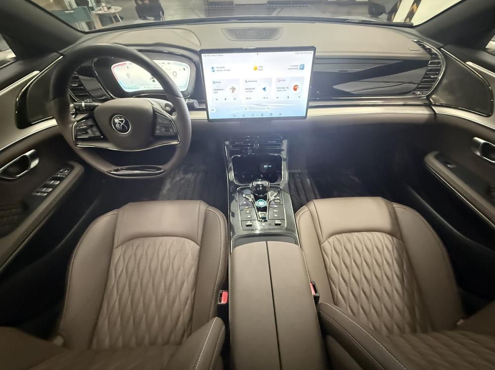 BYD Han 2023 car image #13