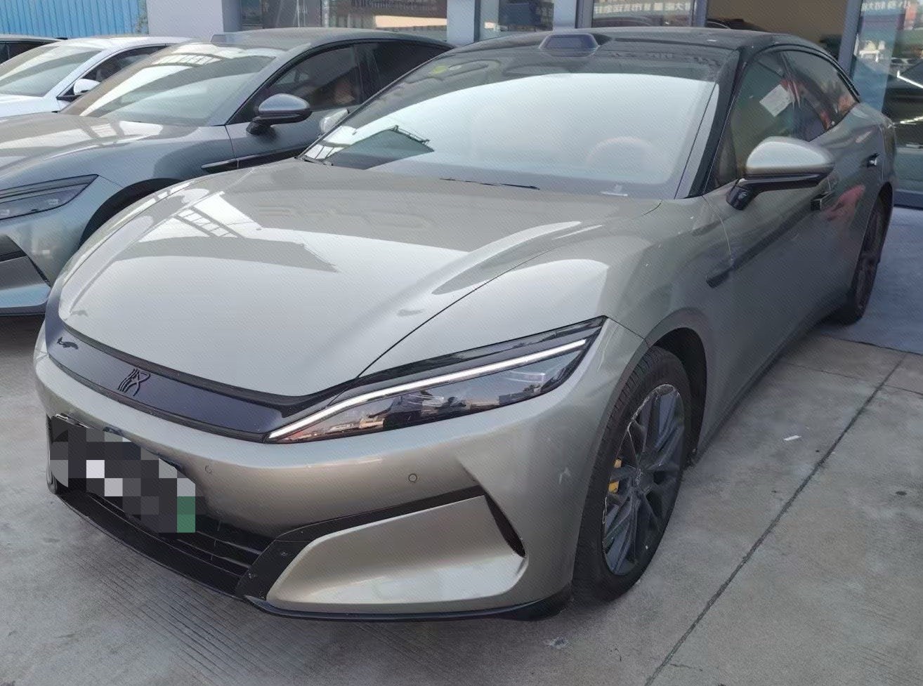 BYD HanL 2025 BYD HanL 2025 car image