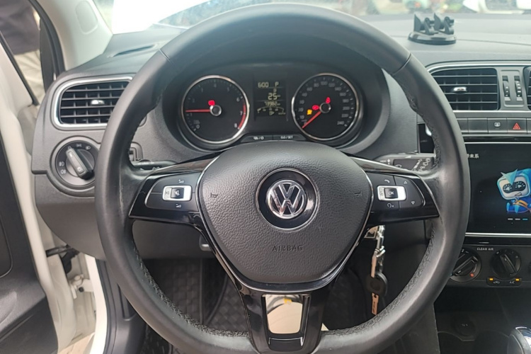 Volkswagen Polo 2018 #11 Volkswagen Polo 2018 car image #11
