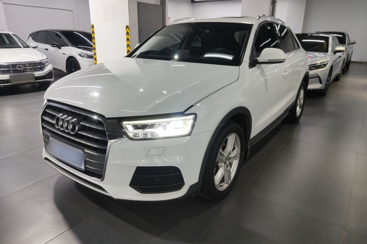 Audi Q3 2019 car image #2