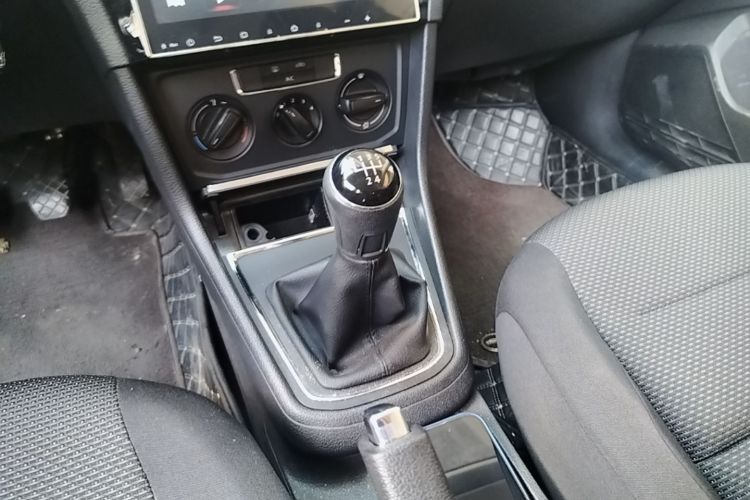 Volkswagen Bora 2016 immagine di auto #14