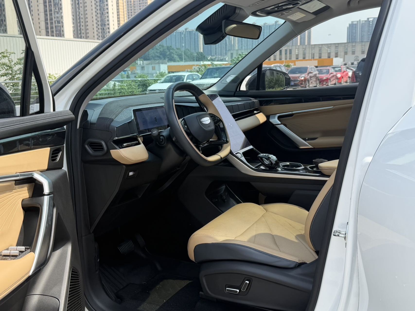 GEELY Boyue L 2023 car image #7