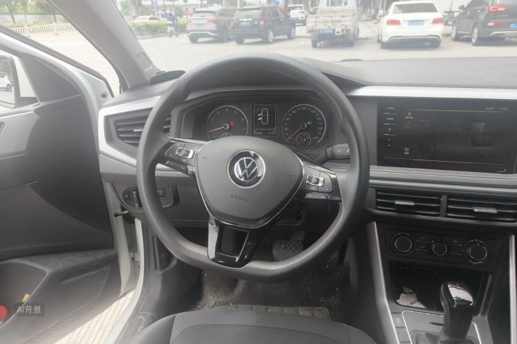 Volkswagen Polo 2021 car image #12
