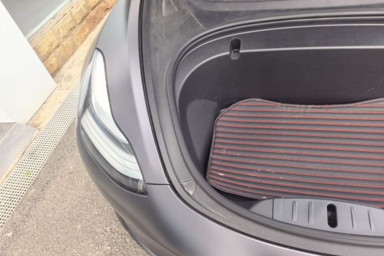 Tesla Model 3 2020 immagine di auto #23