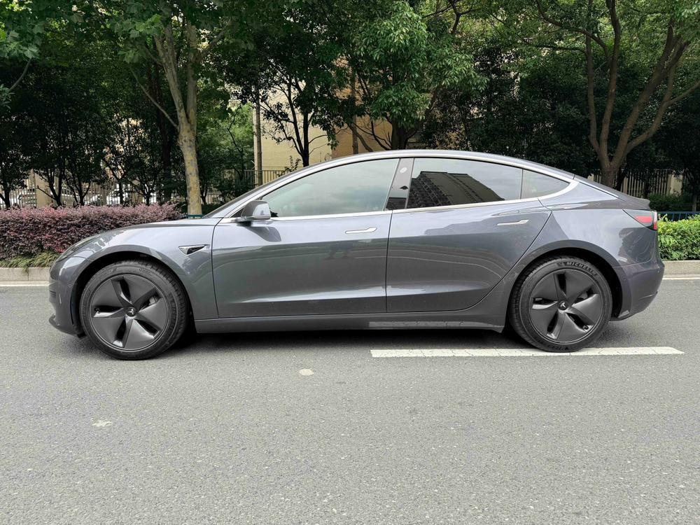 Tesla Model 3 2020 car image #3