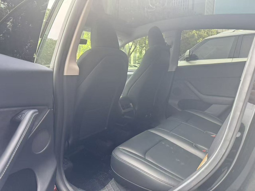 Tesla Model Y 2022 car image #3
