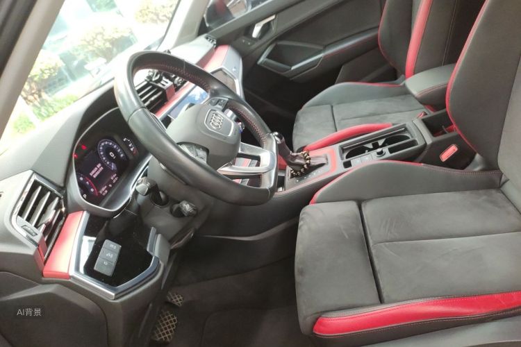 Audi Q3 2020 car image #17