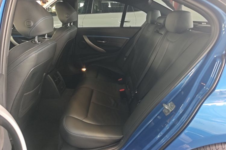BMW 3 Series 2019 #17 BMW 3 Series 2019 car image #17