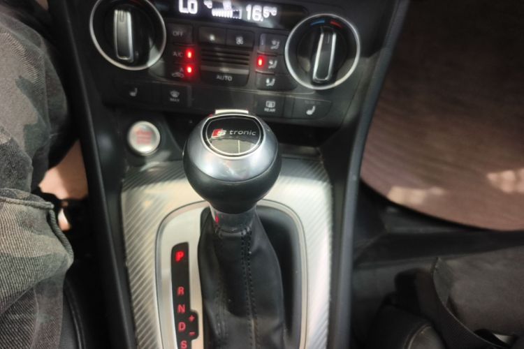 Audi Q3 2018 #16 Audi Q3 2018 car image #16