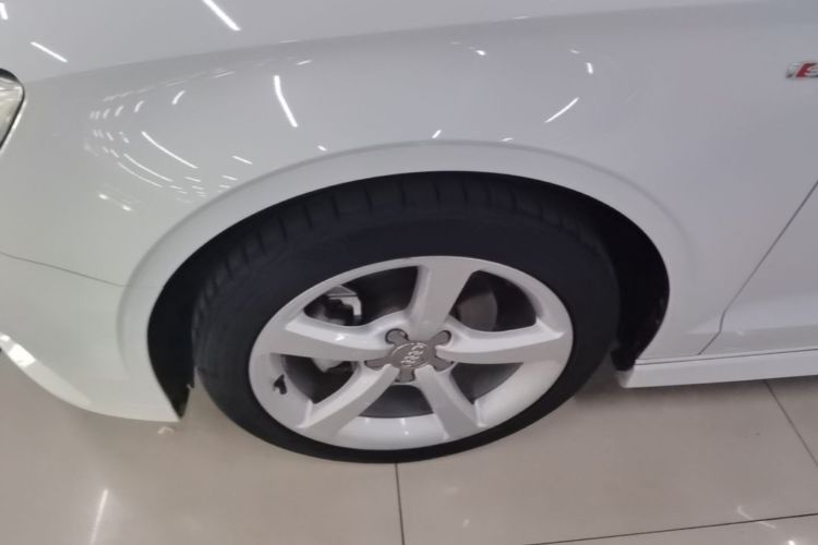 Audi A3 2017 car image #9