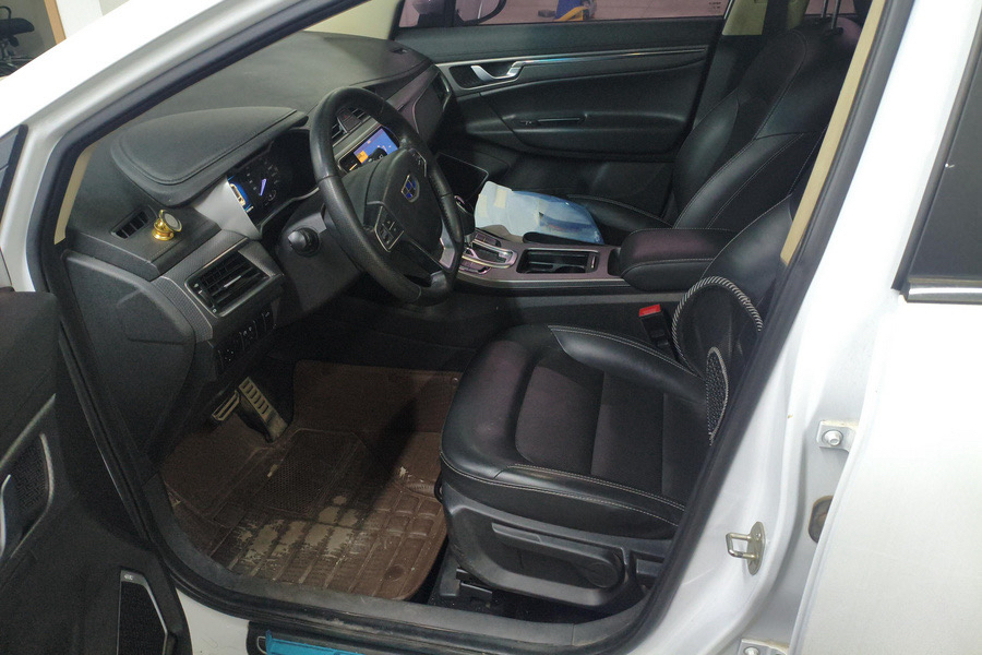 GEELY Emgrand GS 2017 car image #4