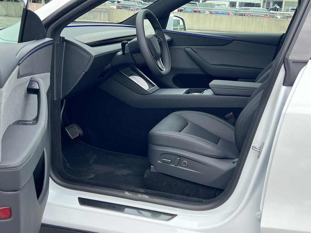 Tesla Model Y #12 Tesla Model Y car image #12