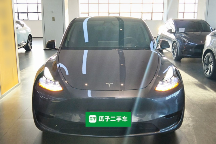 Tesla Model Y 2022 car image #3