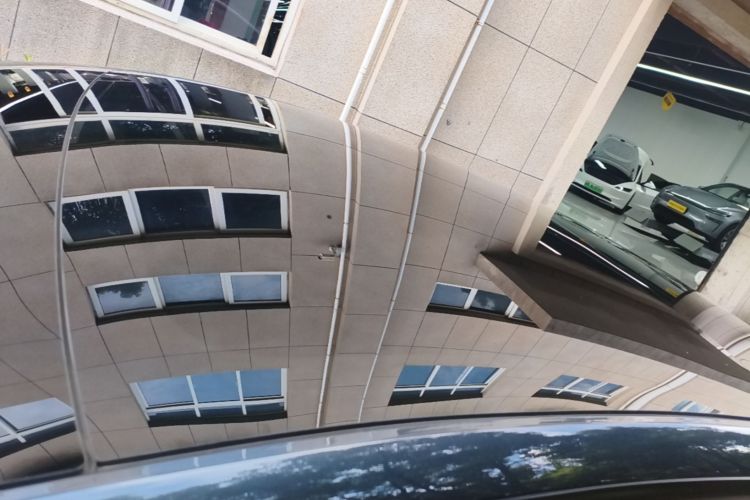 Tesla Model 3 2025 car image #25