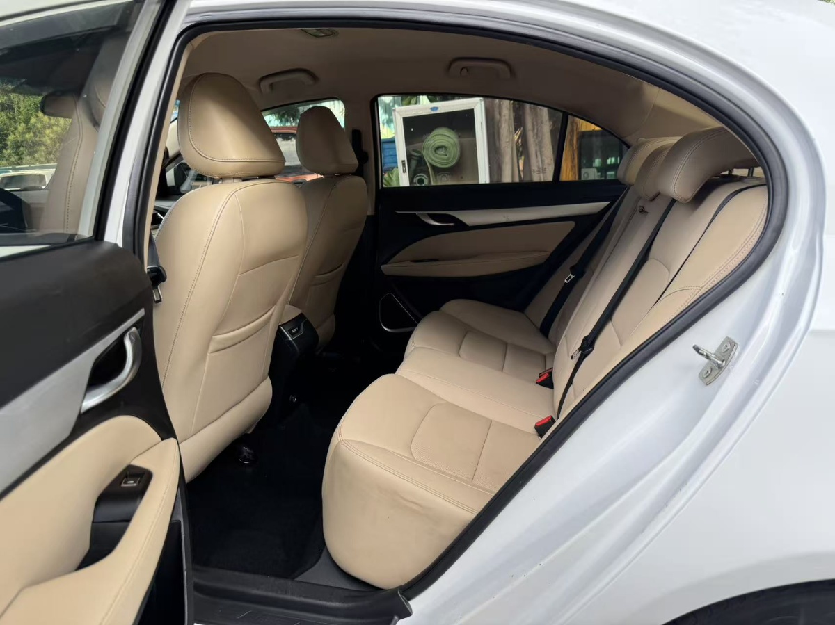 GEELY Emgrand 2019 #8 GEELY Emgrand 2019 car image #8