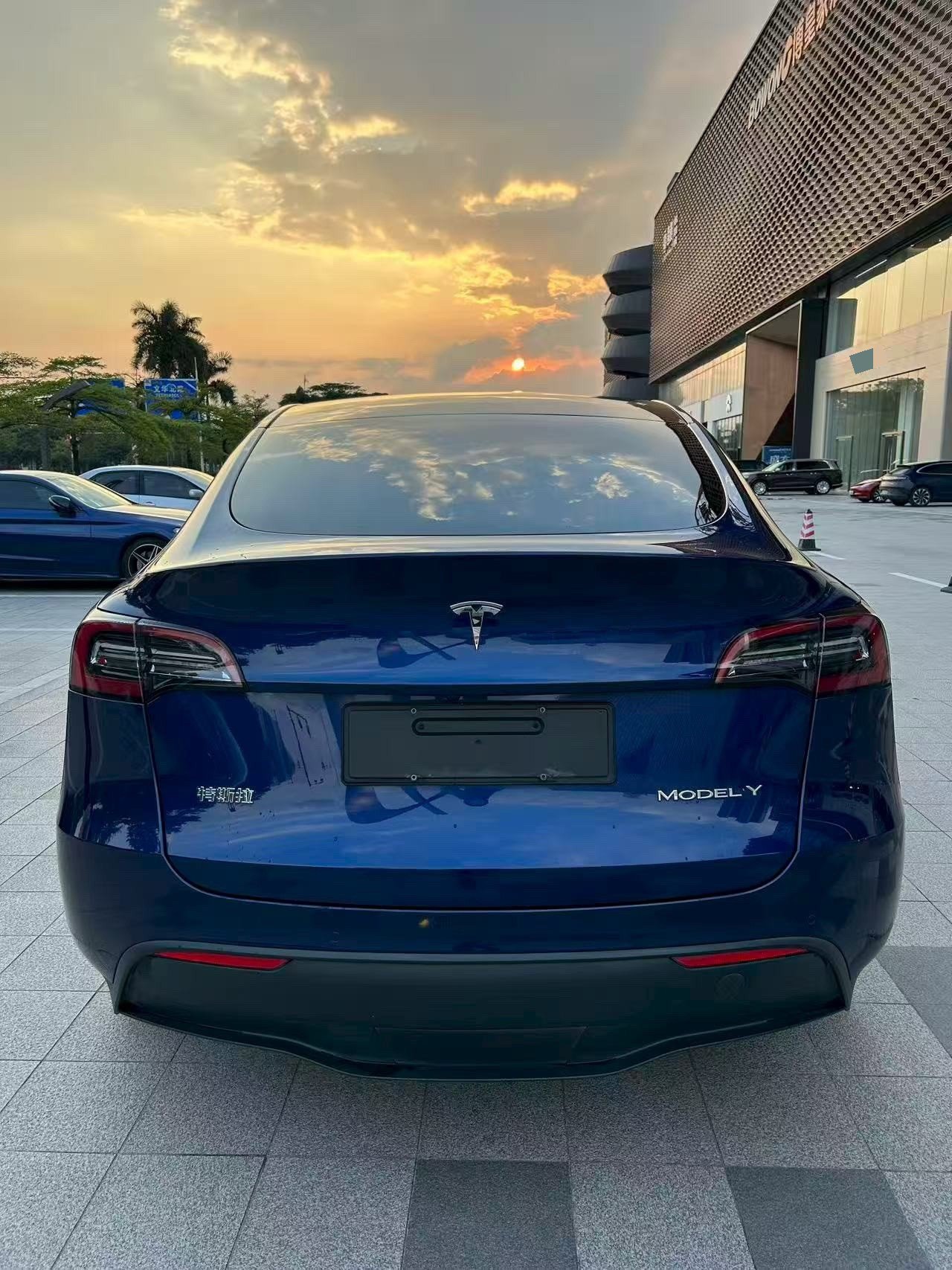 Tesla Model Y 2022 #5 Tesla Model Y 2022 immagine di auto #5