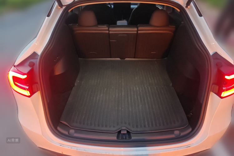 Tesla Model Y 2024 car image #21