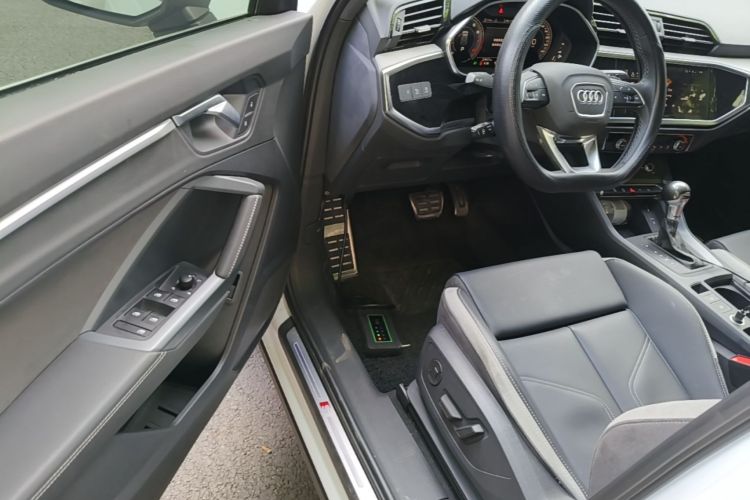 Audi Q3 2024 image de voiture #16