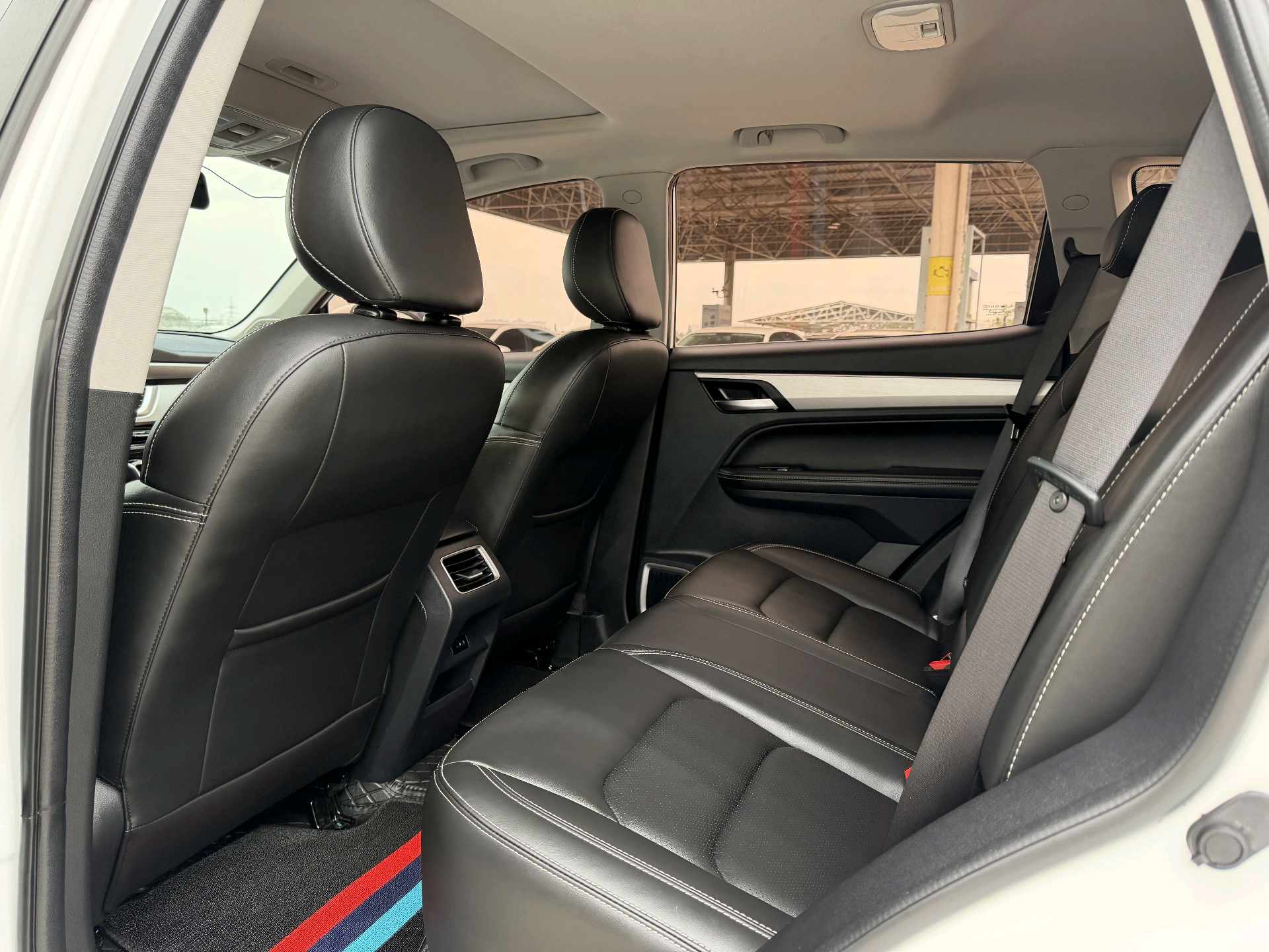 GEELY Vision X6 2021 image de voiture #8