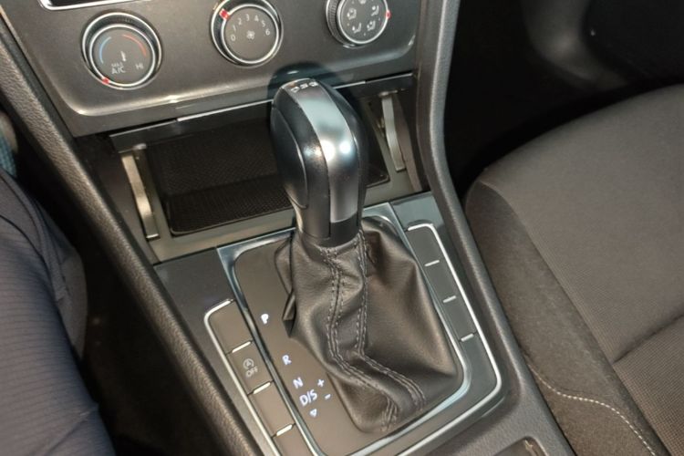 Volkswagen Golf 2019 #14 Volkswagen Golf 2019 car image #14