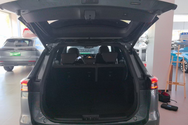 Chery Tiggo 8 Plus 2024 immagine di auto #19