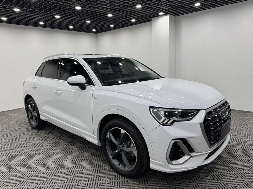 Audi Q3 2022 car image 