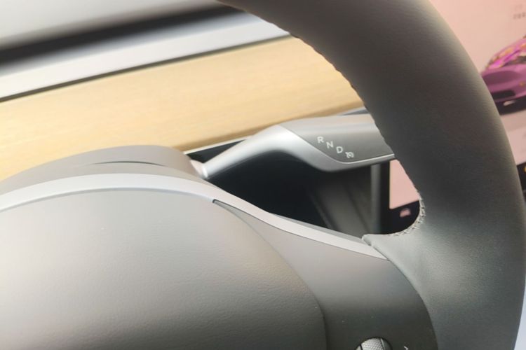 Tesla Model Y 2022 car image #14