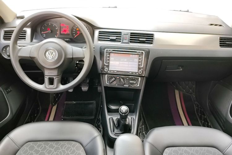 Volkswagen Santana 2016 car image #11